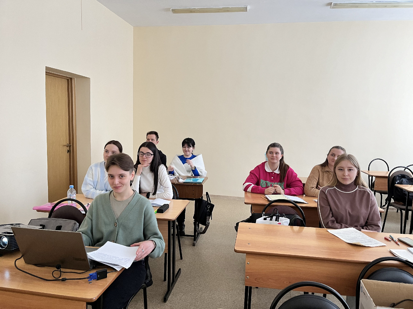 В течение апреля 2024 года доцент кафедры ВИиО Т.В. Гаврилова провела ряд образовательно-воспитательных мероприятий по вопросам молодежной политики со студентами пятого курса профиля «История. Обществознание»